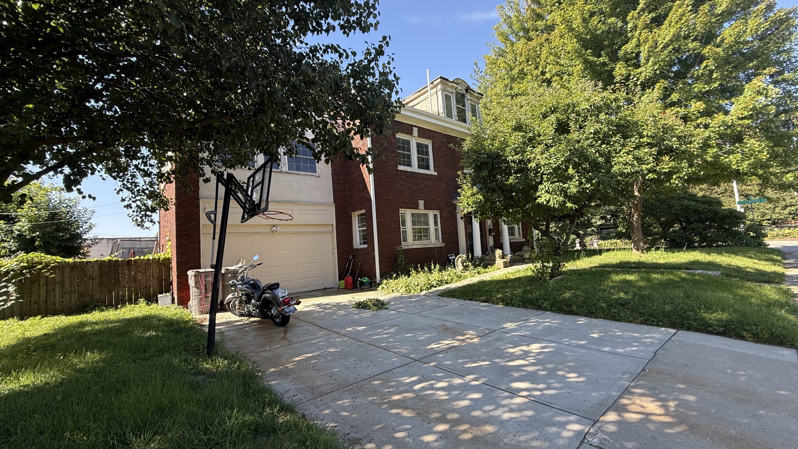 3547 Central front ext 3